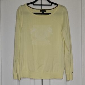 Tommy Hilfiger Lightweight Scoop Neck Sweater in Pale Yellow